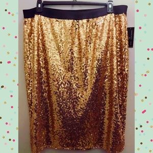 Gold Sequin Pencil Skirt 🖤